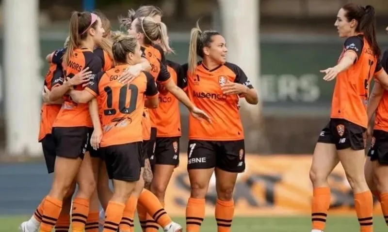 Chuyện gì đã xảy ra với huấn luyện viên Brisbane Roar? Thông tin về huấn luyện viên này